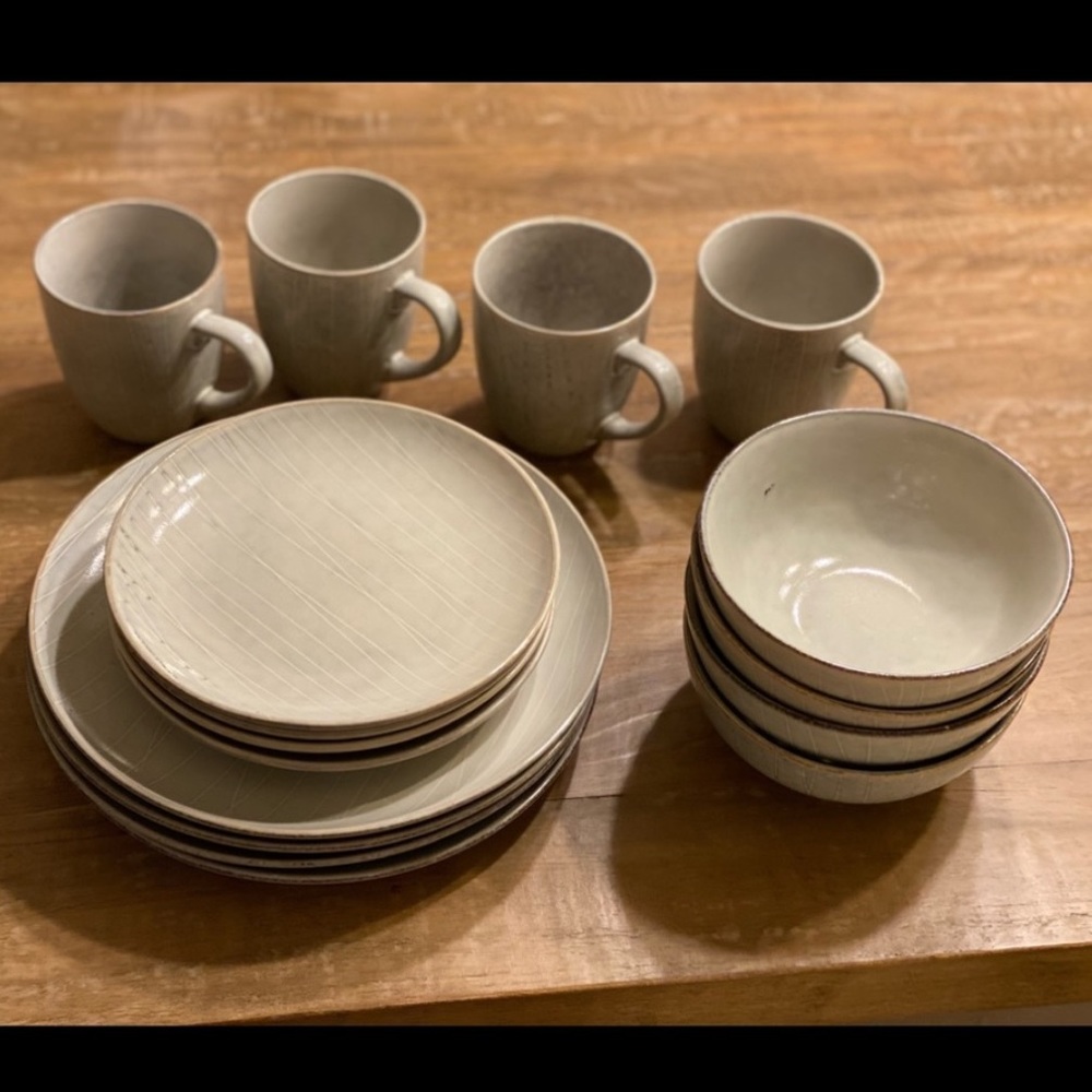 Target dinnerware set (1 of 2 post)